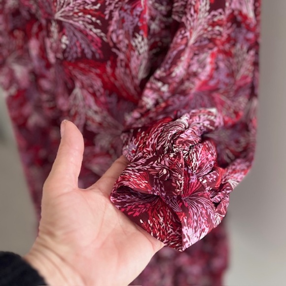 BCBGeneration Women's Long Sleeve Mock Neck Flounce Hem Mini Dress Size 8 NWT - Picture 4 of 12